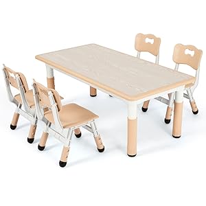 Mesa infantil con 4 sillas